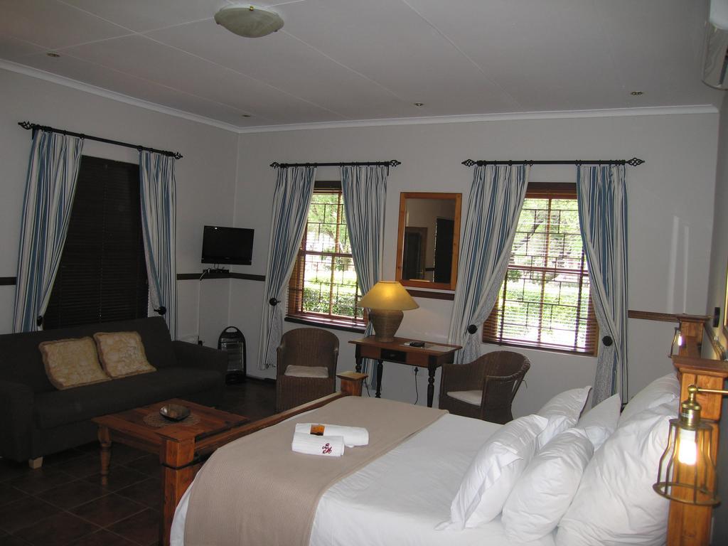 Beaufort Manor Country Lodge Beaufort West Exterior foto